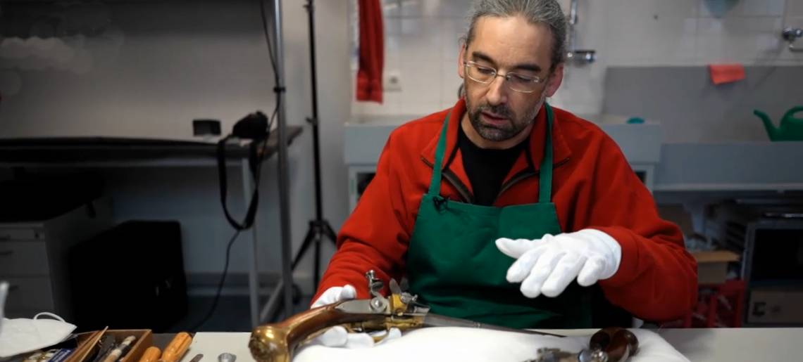 Alte Kunst in guten Händen: Restauratoren Clip 41e2ea87