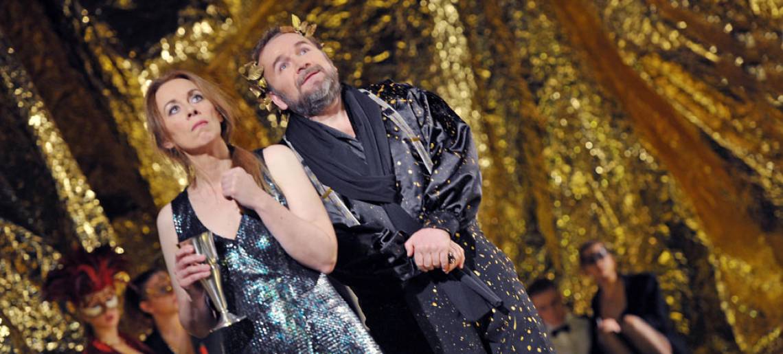 Starke Stimmen im goldenen Käfig: Salome Clip 02db7576